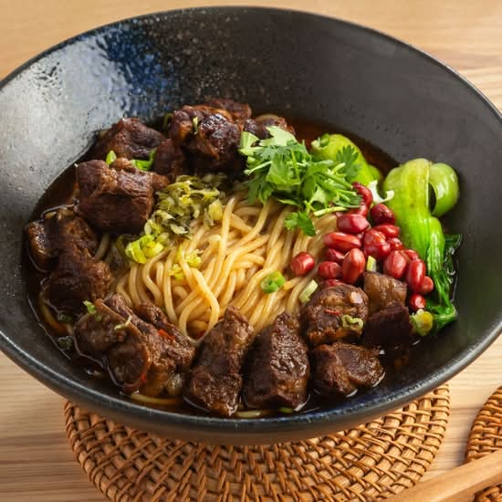 红烧牛腩米线 Signature Braised Beef Brisket With Rice Noodle